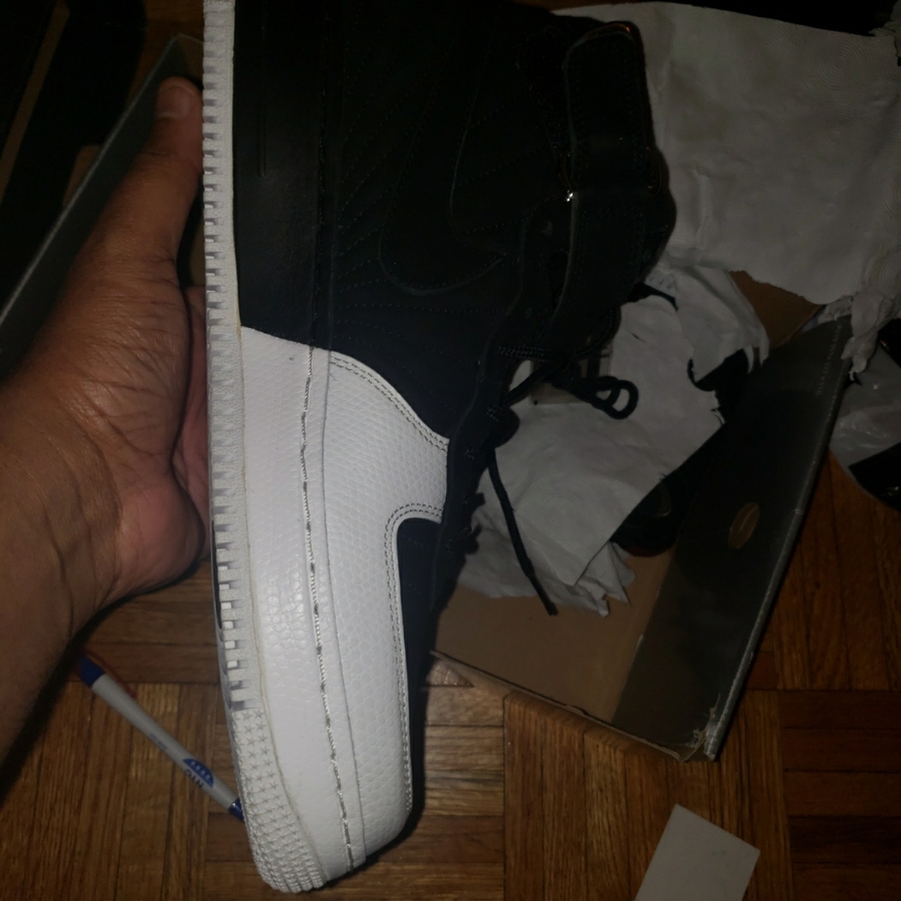 Air Jordan's AJF12 - Picture 3 of 8